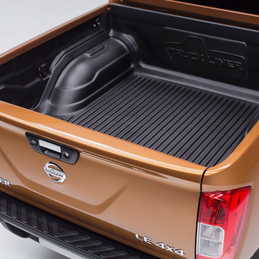 cobertor-plast-nissan-np300-dc-bp-2022--0020030039-nissan